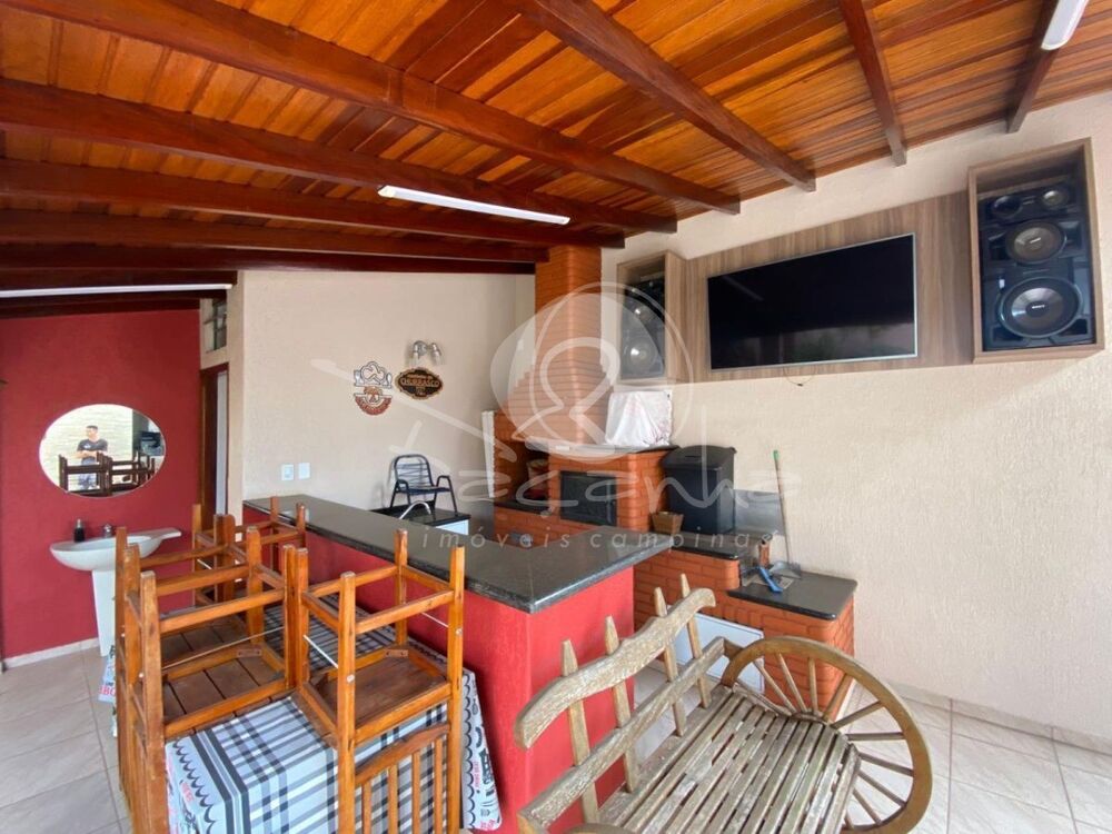 Casa, 3 quartos, 216 m² - Foto 1
