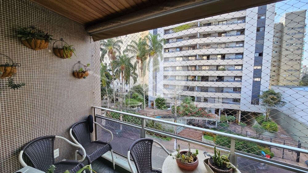 Apartamento à venda com 3 quartos, 145m² - Foto 3
