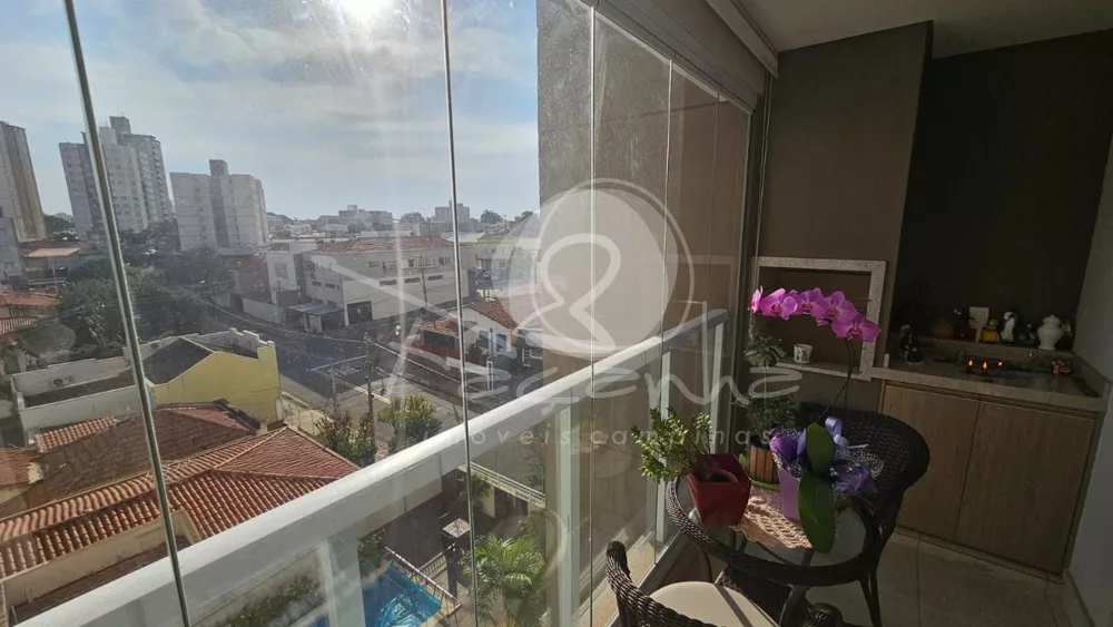 Apartamento à venda com 2 quartos, 66m² - Foto 2