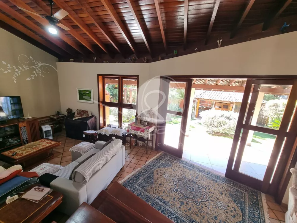 Casa de Condomínio à venda com 5 quartos, 300m² - Foto 3