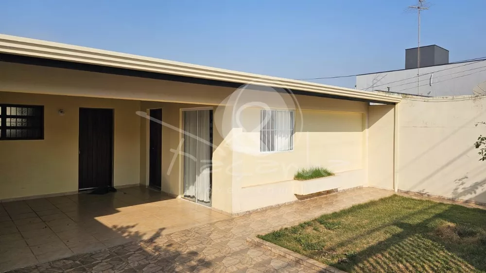 Casa à venda com 3 quartos, 212m² - Foto 2