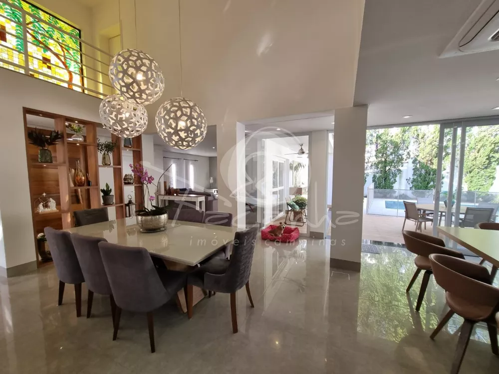 Casa de Condomínio à venda com 4 quartos, 351m² - Foto 1