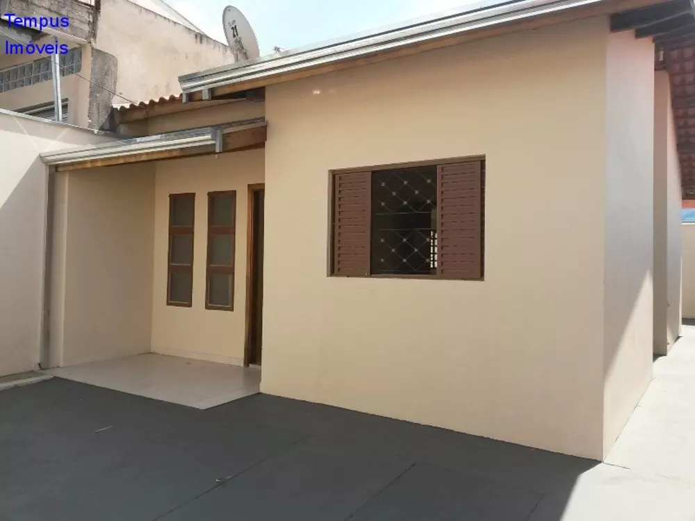 Casa à venda com 2 quartos, 120m² - Foto 2