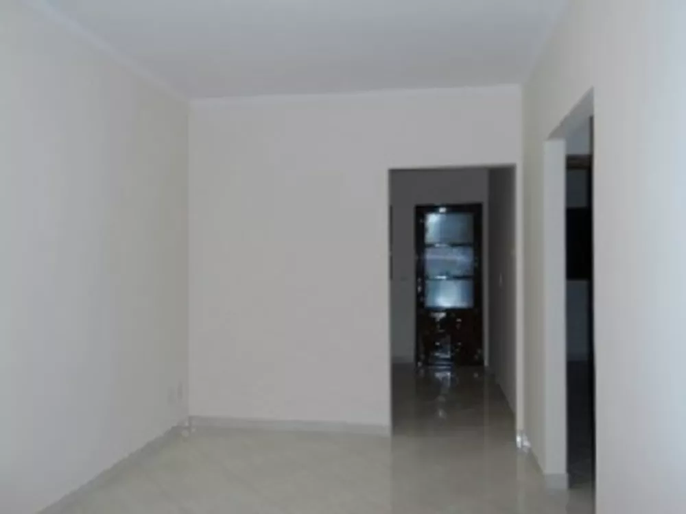 Casa à venda com 2 quartos, 120m² - Foto 3