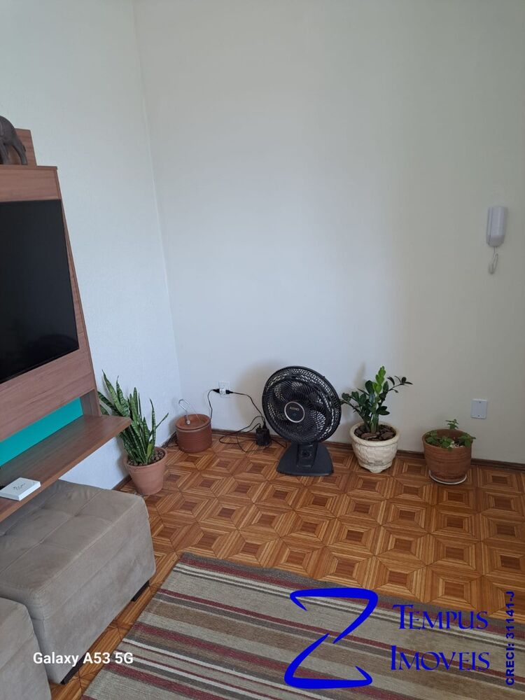 Apartamento à venda com 2 quartos, 75m² - Foto 4
