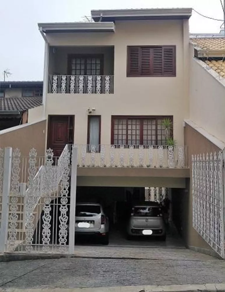 Casa à venda com 3 quartos, 150m² - Foto 1