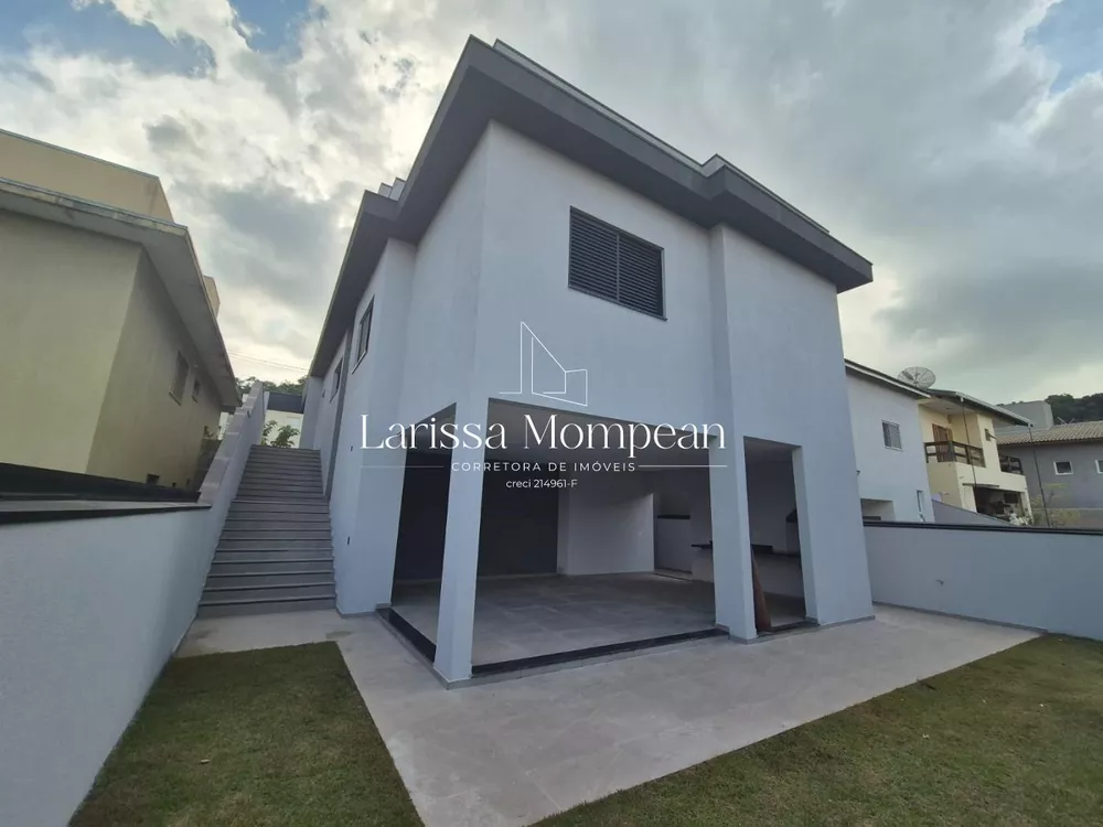 Casa de Condomínio à venda com 3 quartos, 360m² - Foto 2