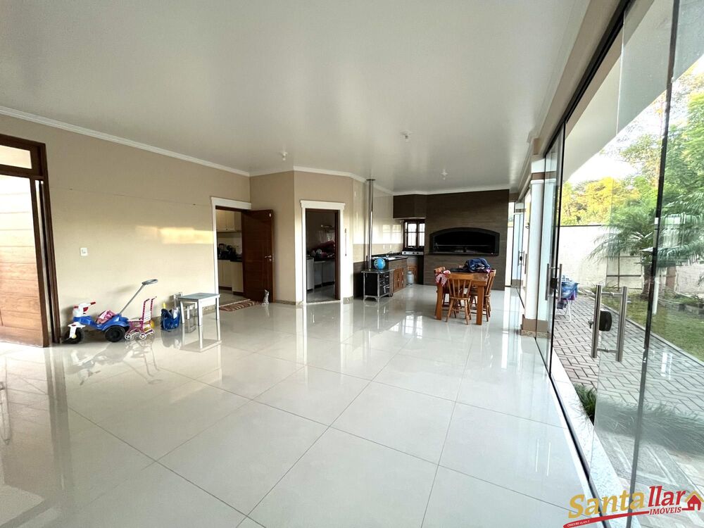 Casa à venda com 3 quartos, 309m² - Foto 2