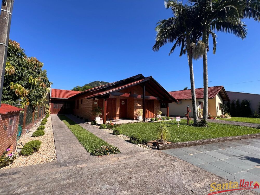 Casa, 3 quartos, 215 m² - Foto 1