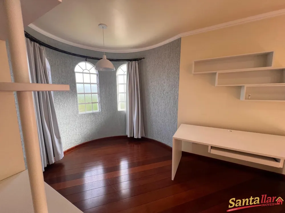 Casa, 3 quartos, 328 m² - Foto 1