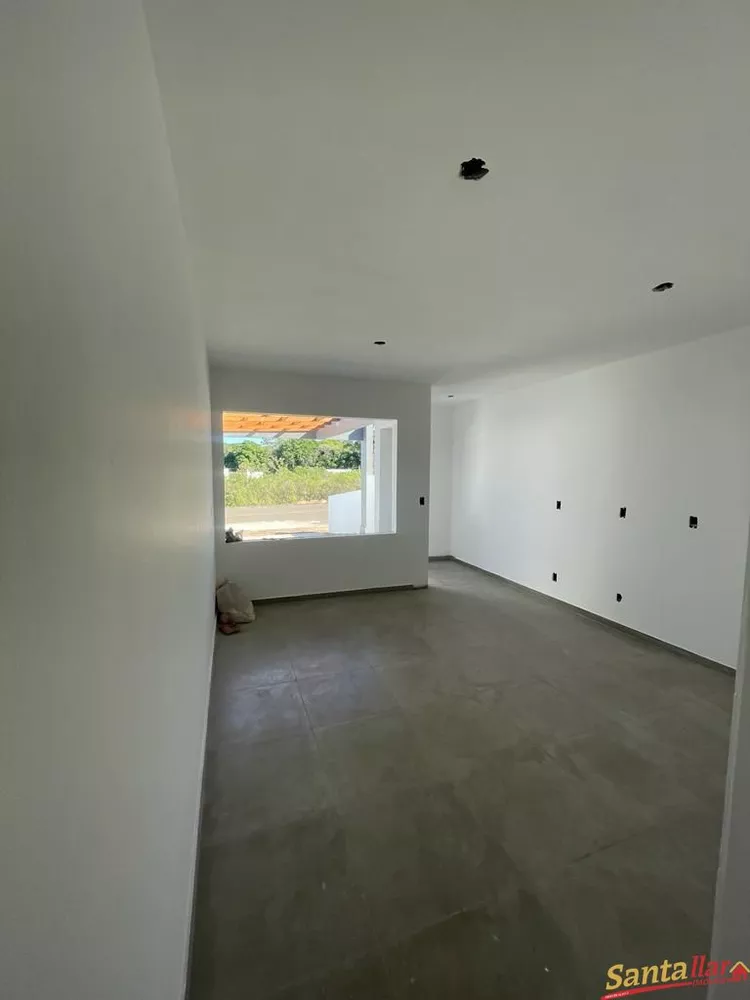 Casa à venda com 2 quartos, 54m² - Foto 4