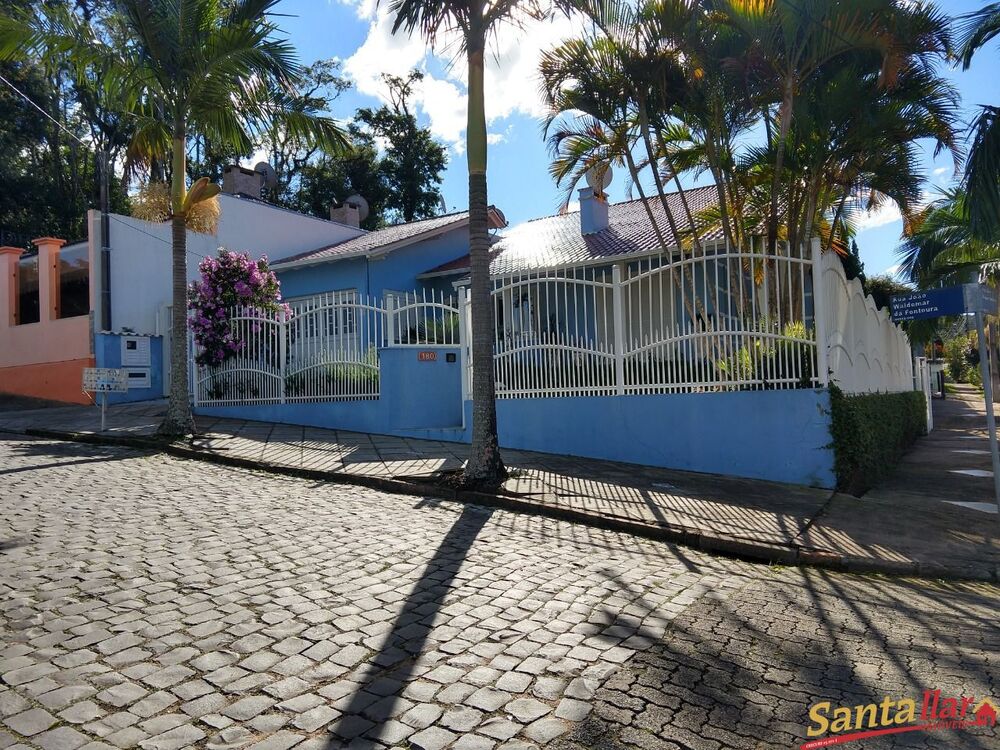 Casa, 3 quartos, 211 m² - Foto 1