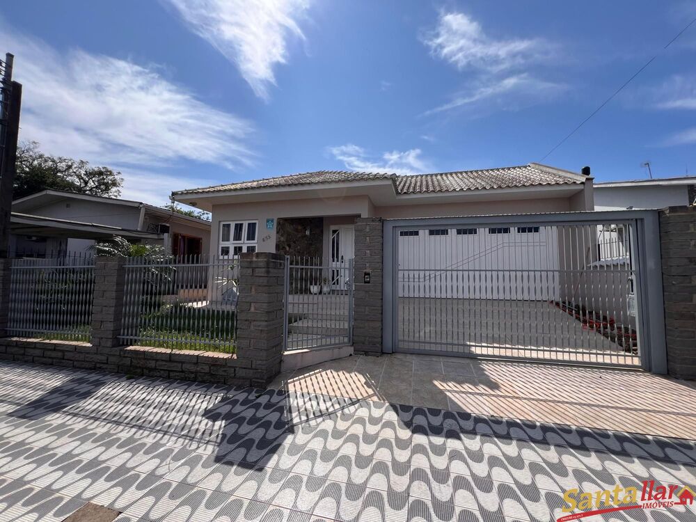 Casa à venda com 3 quartos, 168m² - Foto 1