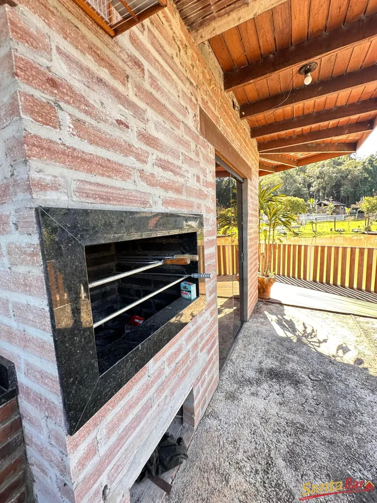 Chácara, 4 quartos, 2400 m² - Foto 1