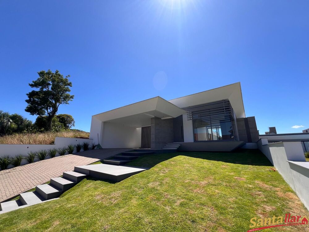 Casa à venda com 3 quartos, 328m² - Foto 2