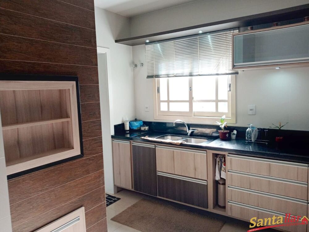 Casa, 3 quartos, 131 m² - Foto 1
