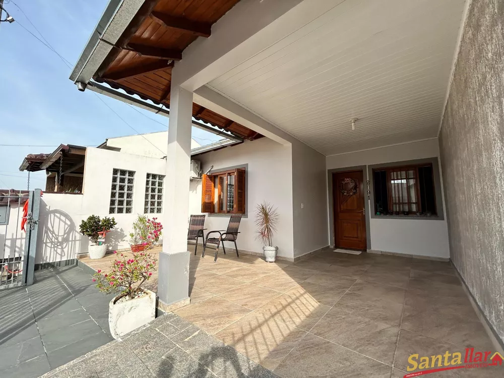 Casa à venda com 2 quartos, 69m² - Foto 3