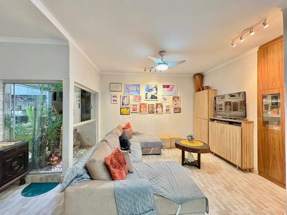 Casa, 3 quartos, 192 m² - Foto 3