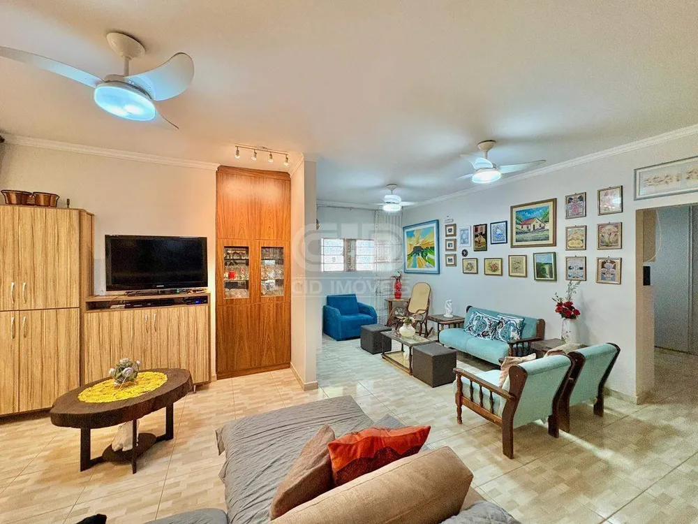 Casa, 3 quartos, 192 m² - Foto 2