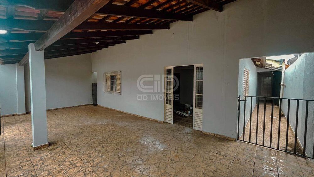Casa à venda com 3 quartos, 174m² - Foto 1