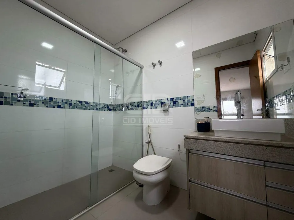 Casa, 4 quartos, 253 m² - Foto 4