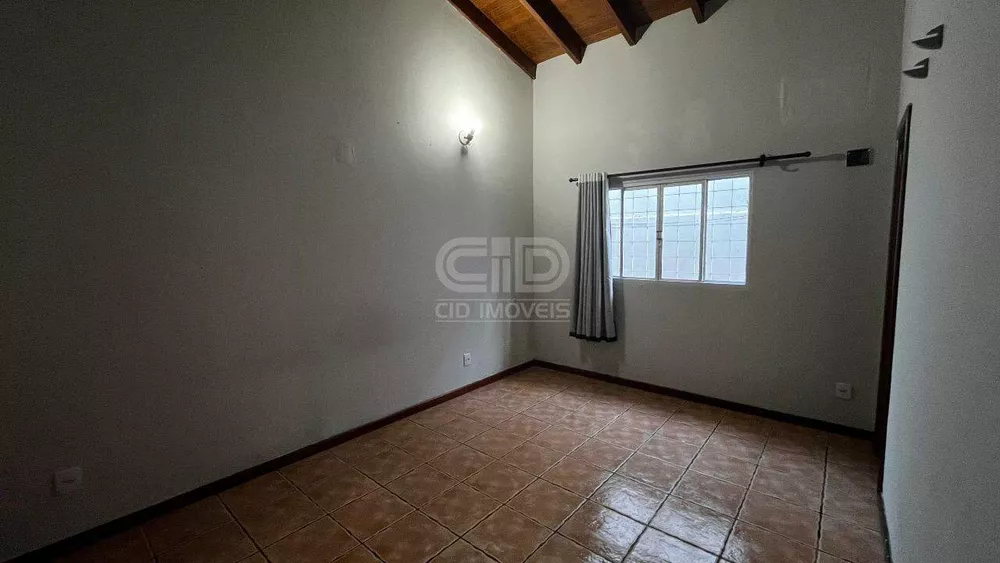 Casa à venda com 3 quartos, 205m² - Foto 8