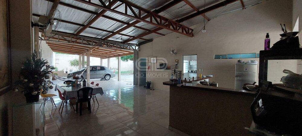 Casa à venda com 3 quartos, 334m² - Foto 3