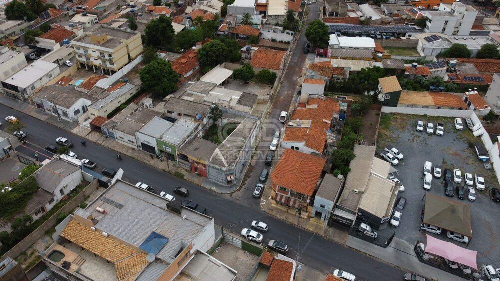 Casa à venda com 3 quartos, 334m² - Foto 4