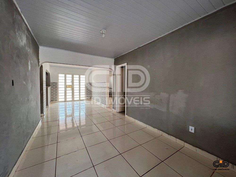 Casa à venda com 3 quartos, 175m² - Foto 2