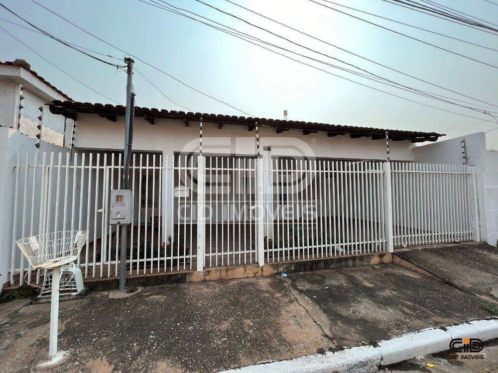 Casa à venda com 3 quartos, 175m² - Foto 1