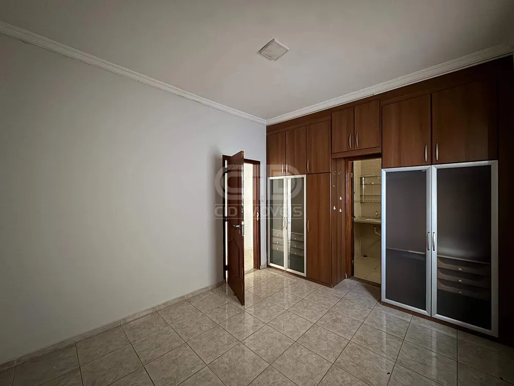 Casa, 3 quartos, 265 m² - Foto 1