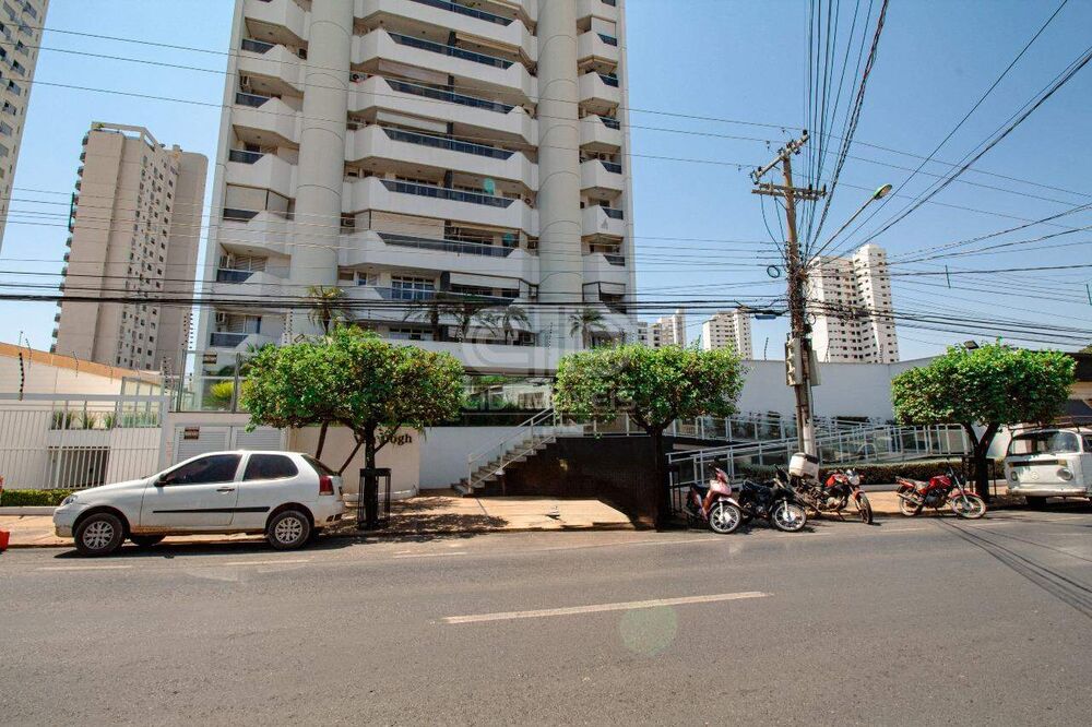 Apartamento à venda com 4 quartos, 131m² - Foto 2