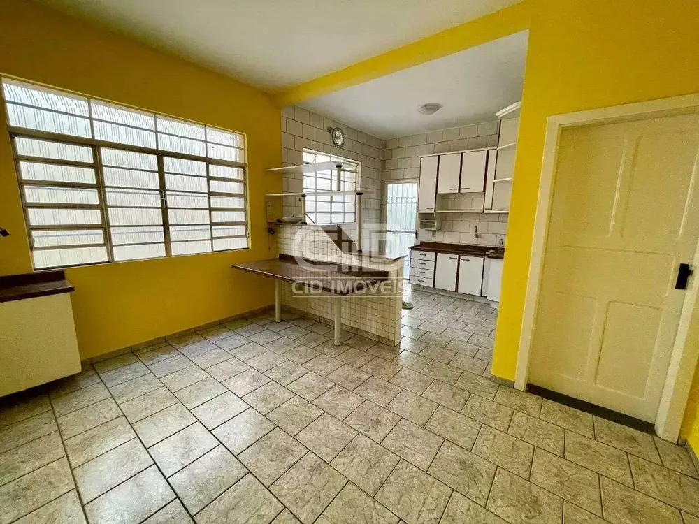 Sobrado, 3 quartos, 309 m² - Foto 1