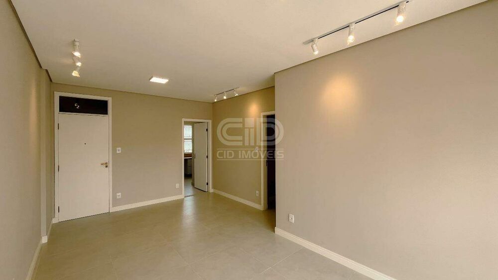 Apartamento à venda com 3 quartos, 86m² - Foto 2