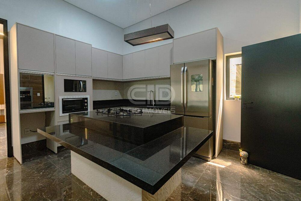 Casa de Condomínio à venda com 4 quartos, 370m² - Foto 1