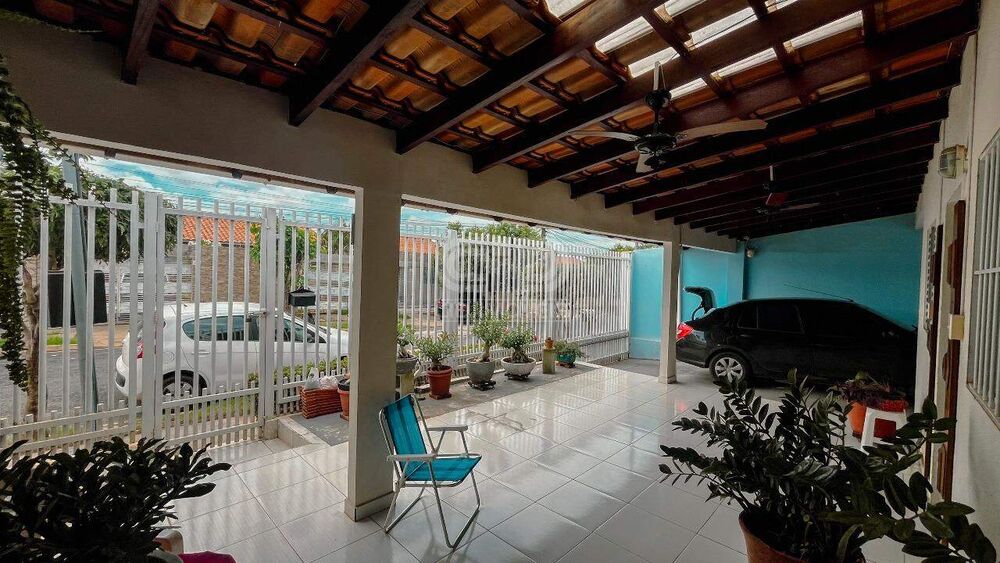 Casa à venda com 3 quartos, 149m² - Foto 2