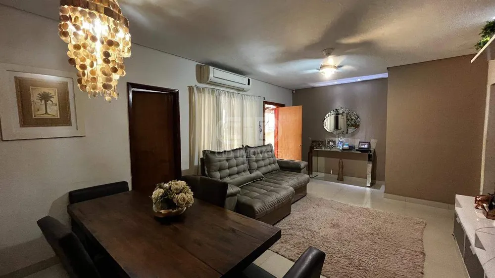 Casa, 5 quartos, 210 m² - Foto 2