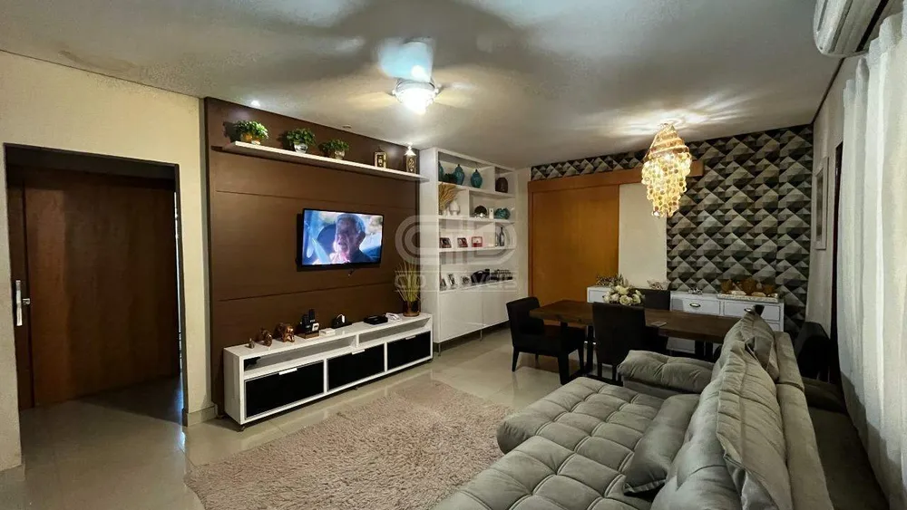 Casa, 5 quartos, 210 m² - Foto 1