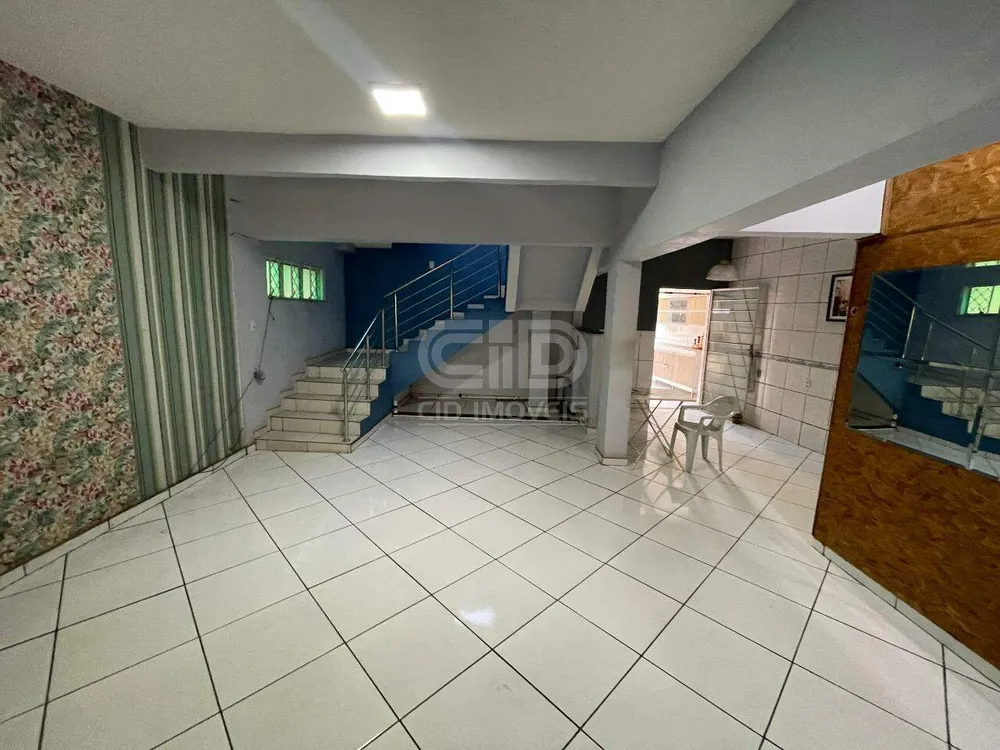 Sobrado, 4 quartos, 223 m² - Foto 2