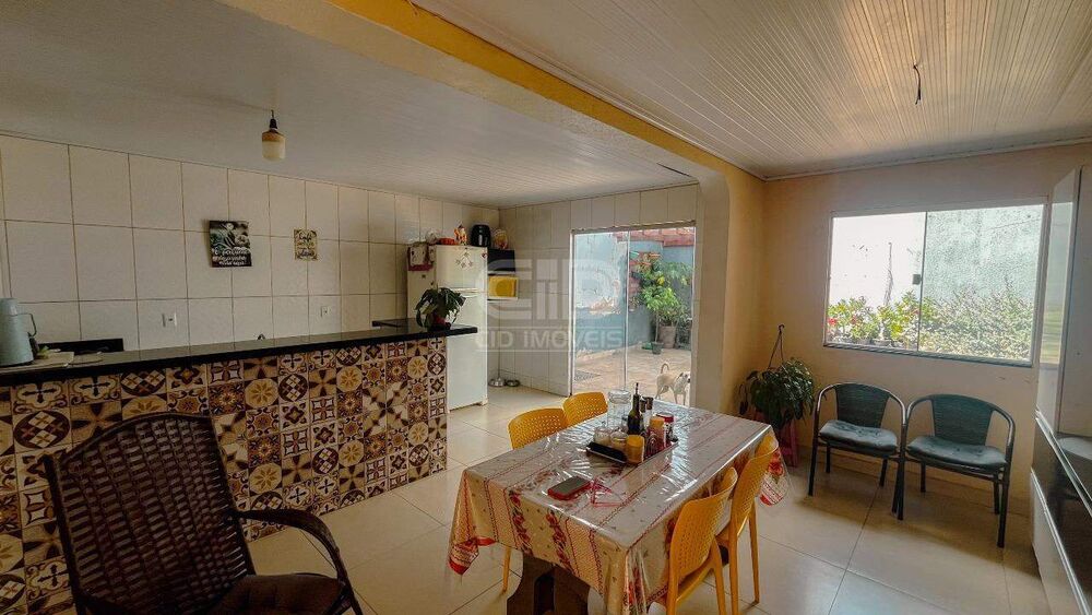 Casa, 2 quartos, 203 m² - Foto 1