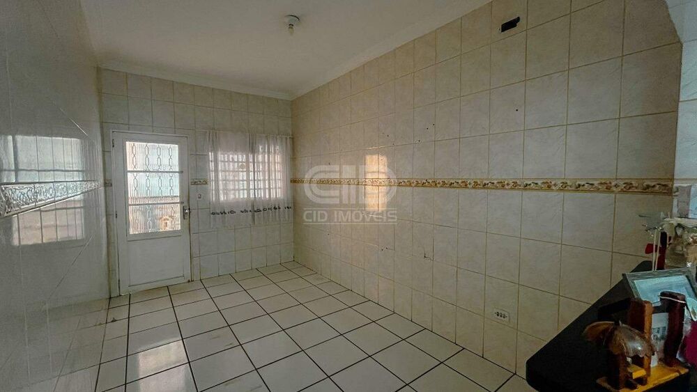 Casa, 2 quartos, 203 m² - Foto 4