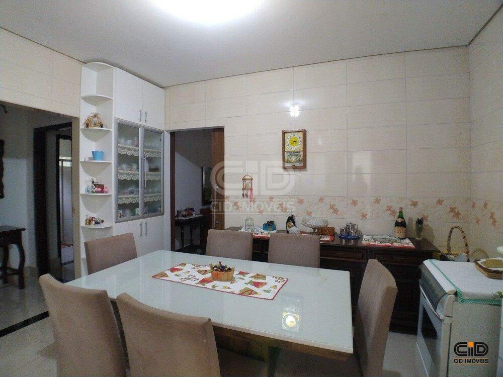 Casa à venda com 6 quartos, 515m² - Foto 3