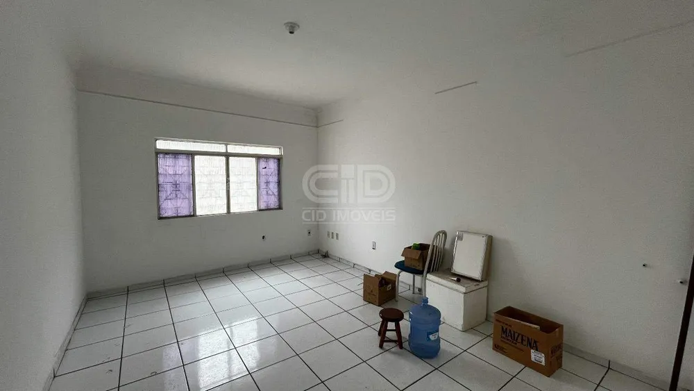 Casa, 8 quartos, 208 m² - Foto 1