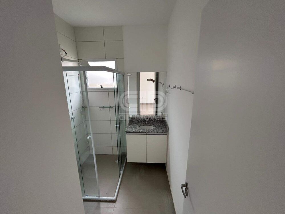Casa de Condomínio para alugar com 3 quartos, 207m² - Foto 2