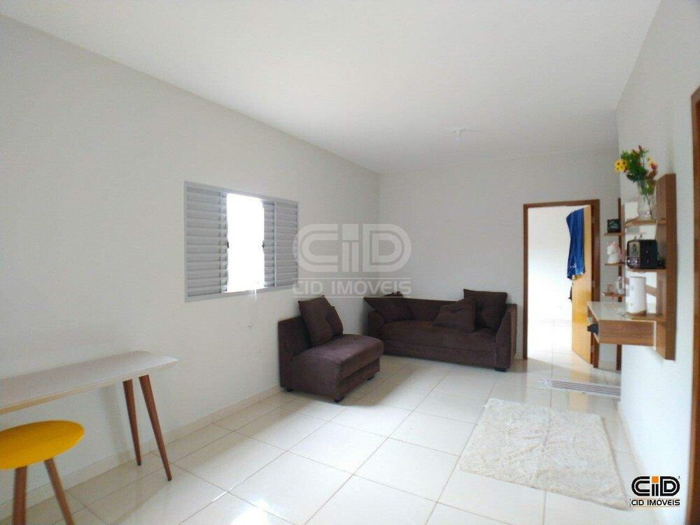 Casa à venda com 3 quartos, 93m² - Foto 1