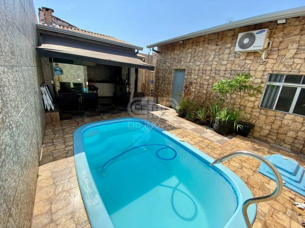 Casa, 3 quartos, 165 m² - Foto 1