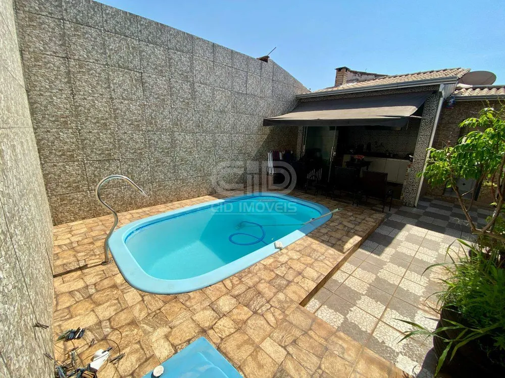Casa, 3 quartos, 165 m² - Foto 2