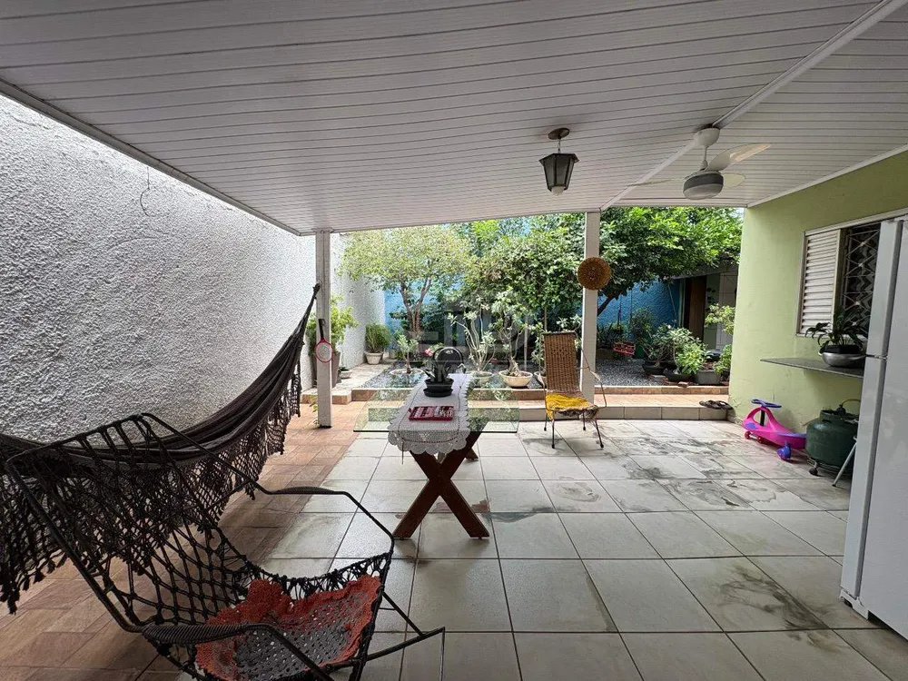 Casa, 3 quartos, 168 m² - Foto 2