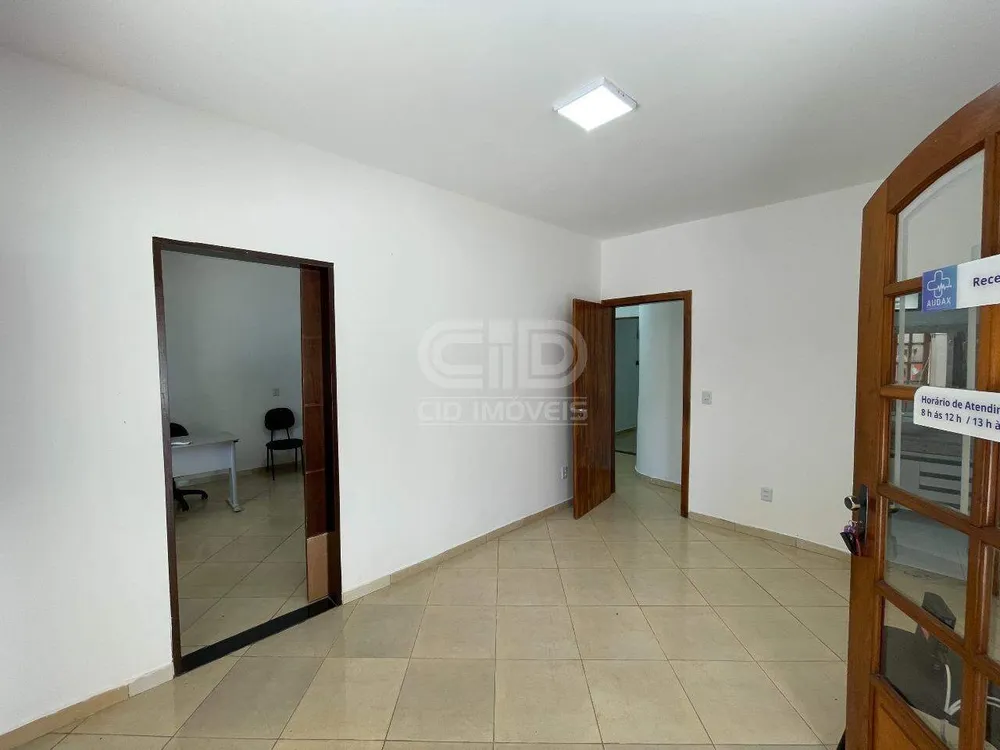 Prédio Inteiro, 594 m² - Foto 1