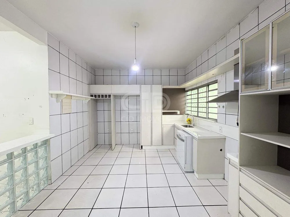 Casa, 4 quartos, 181 m² - Foto 2